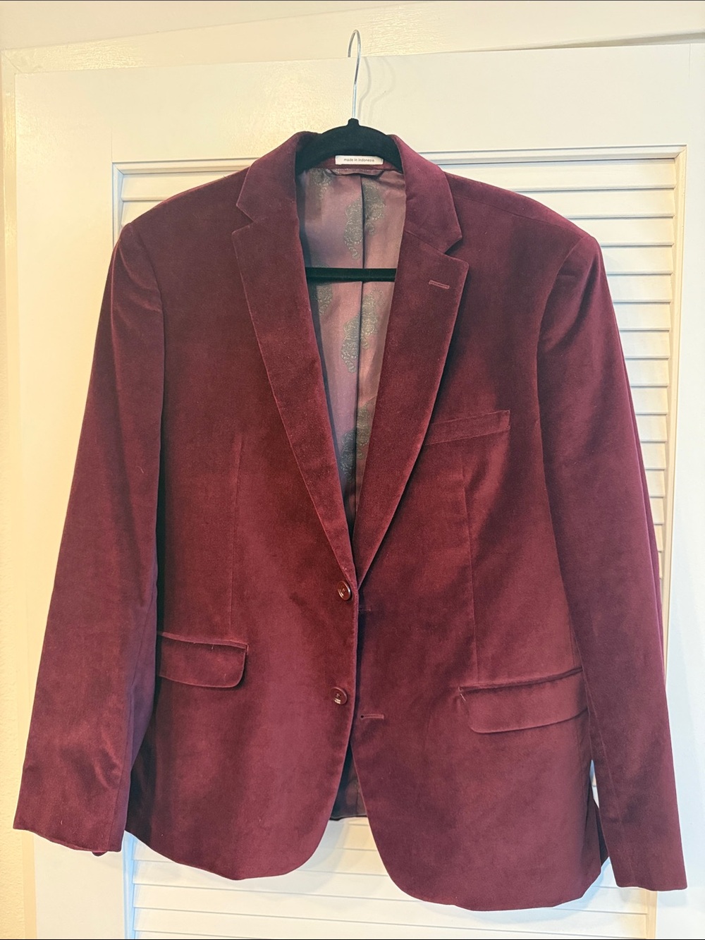 Bar III Men's Velvet Sport Coat in Deep Burgundy